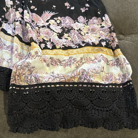 Rewind Floral Lace Trim Kimono size medium - Picture 4 of 5